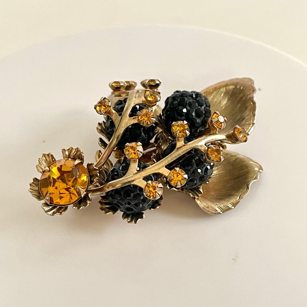 Vintage Black & Amber Rhinestone Brooch Gold Tone Berry Leaf Statement Pin - Picture 4 of 11